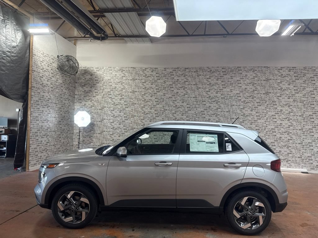 New 2026 Hyundai Venue SEL FWD image 4