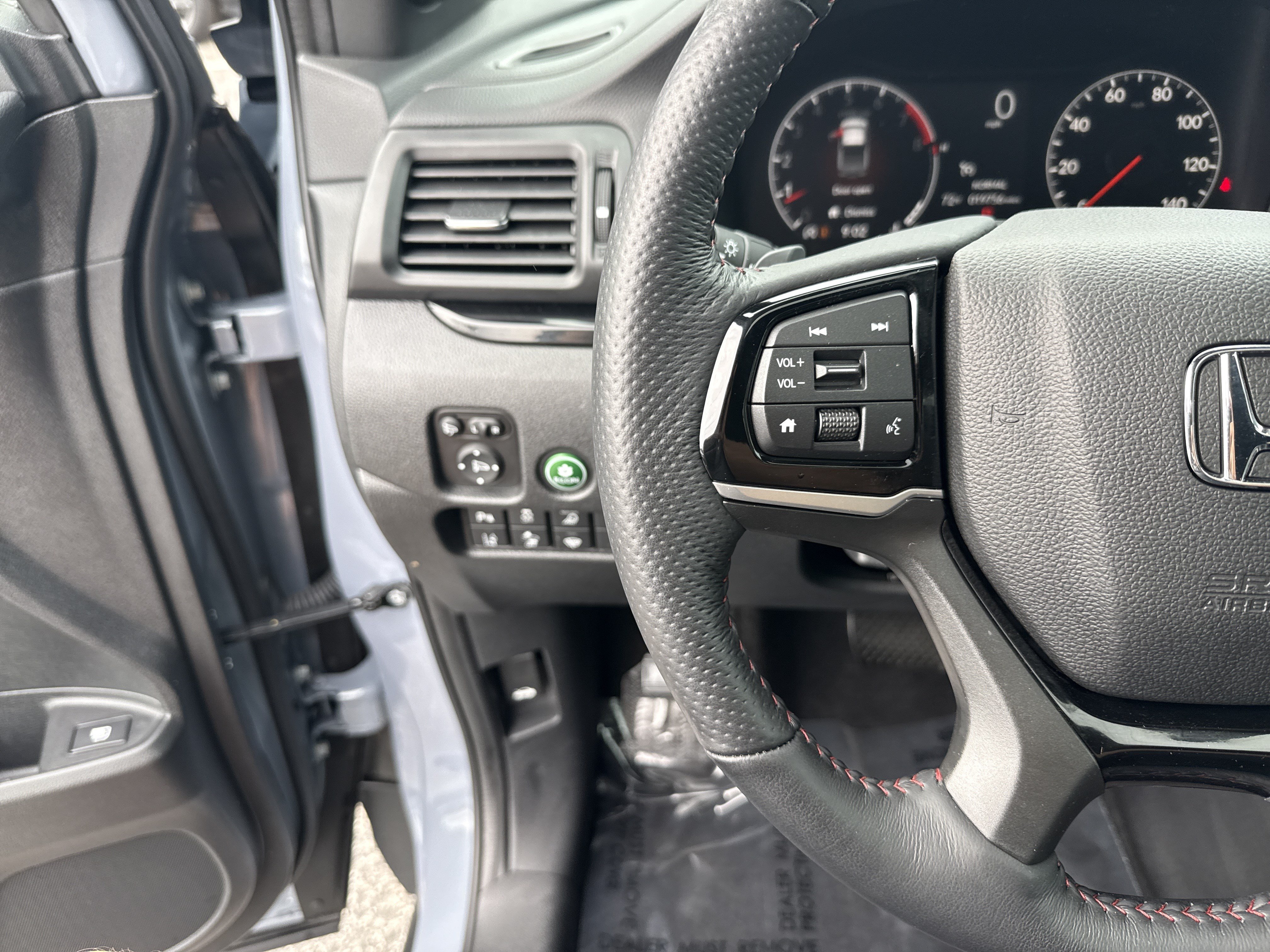 Certified 2025 Honda Ridgeline Black Edition image 19
