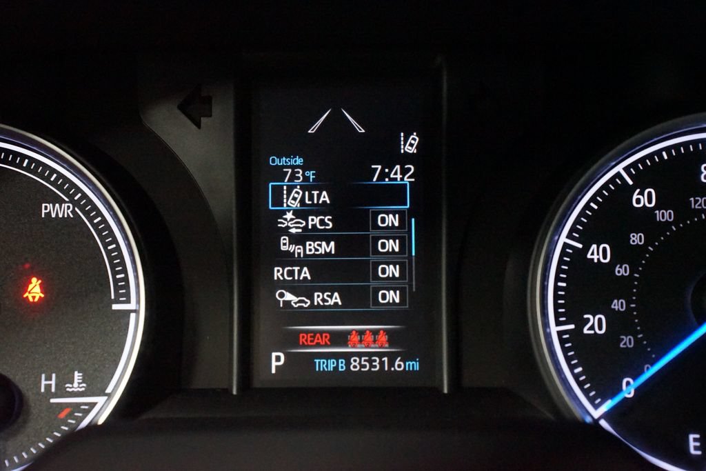 Certified 2021 Toyota Venza LE AWD/4WD image 16
