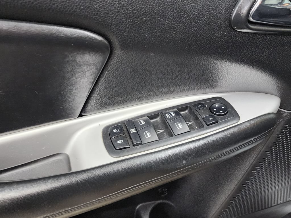 Used 2019 Dodge Journey SE FWD image 10