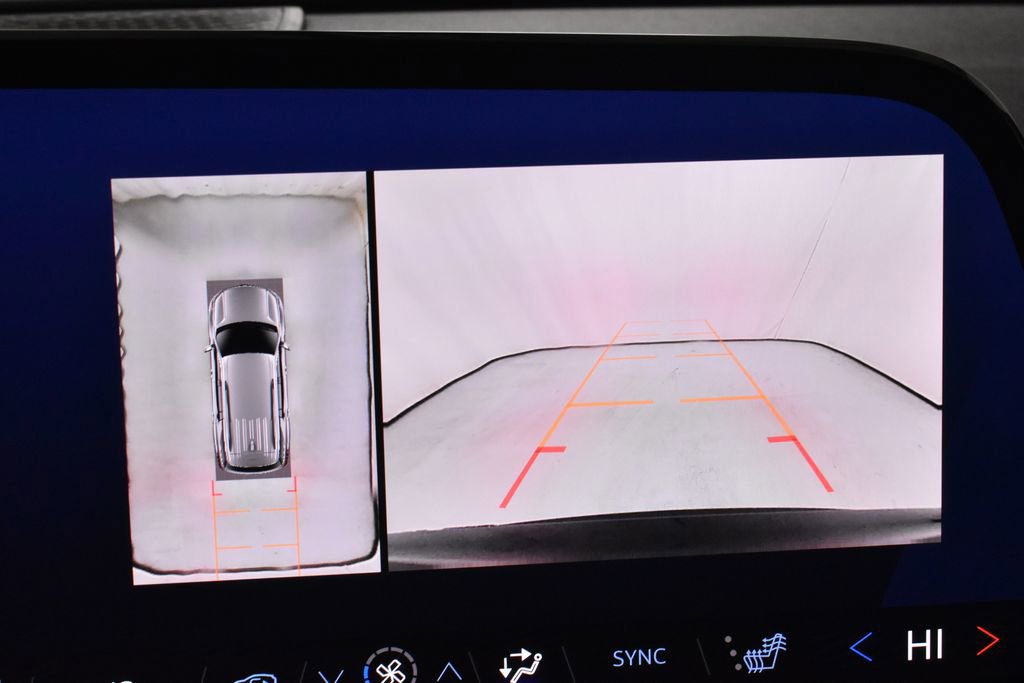 Used 2024 Chevrolet Traverse Z71 w/ Enhanced Driving Package image 21