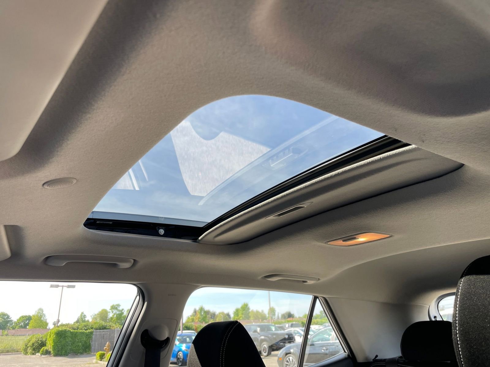 Used 2025 Hyundai Venue SEL image 29