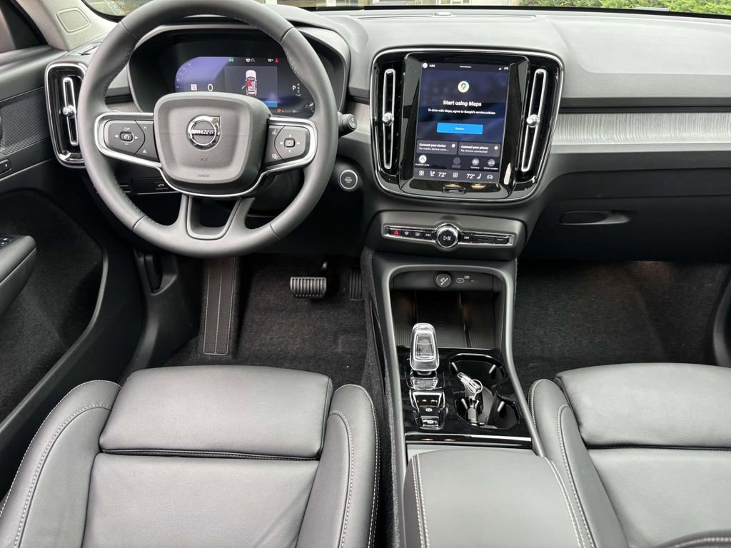 New 2026 Volvo XC40 B5 Plus w/ Protection Package Premier image 28