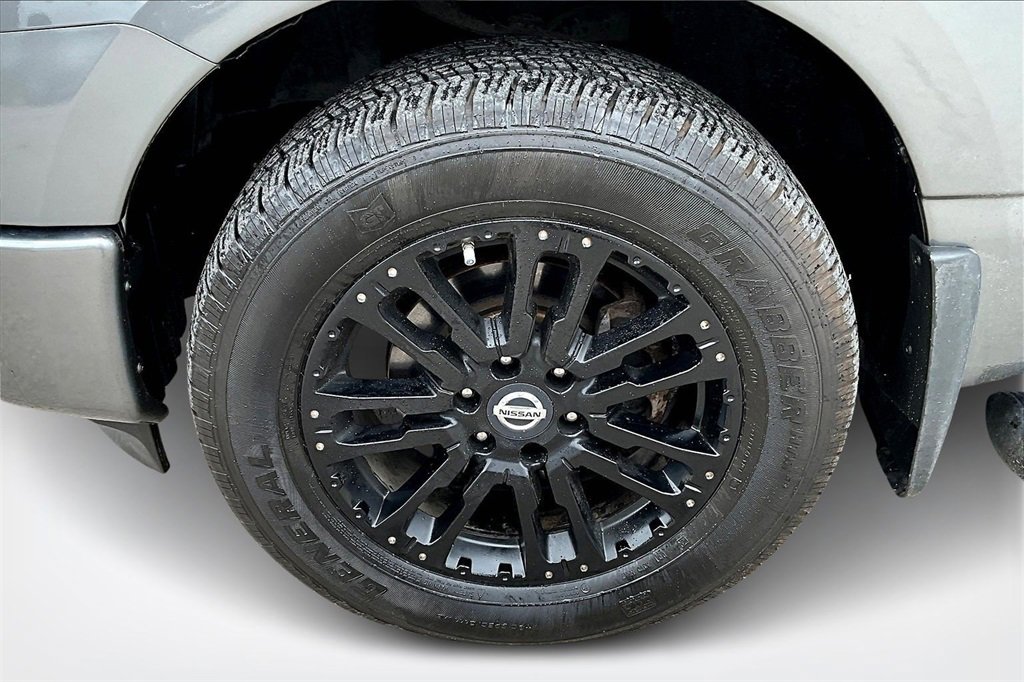 Used 2018 Nissan Titan PRO-4X image 33