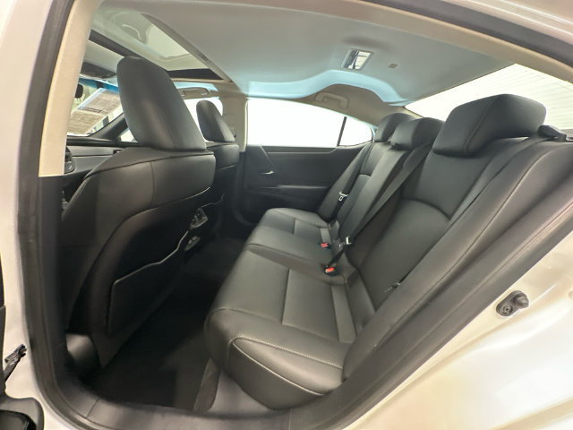 Used 2023 Lexus ES 350 w/ Premium Package FWD image 16