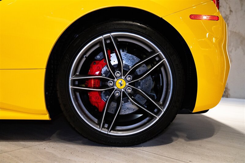 Used 2016 Ferrari 488 GTB RWD image 10