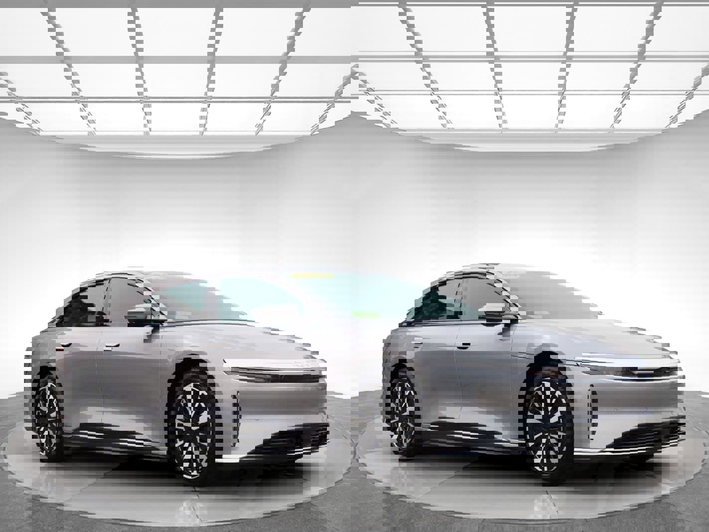 Used 2024 Lucid Air Touring image 3