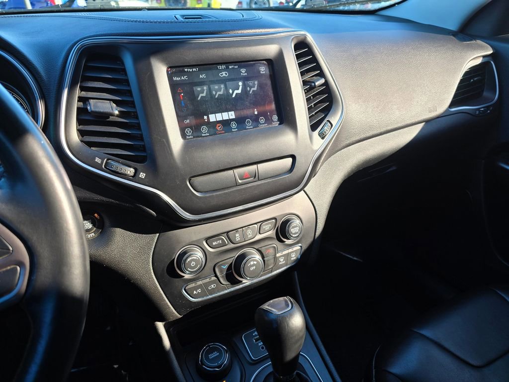 Used 2019 Jeep Cherokee Latitude Plus image 29