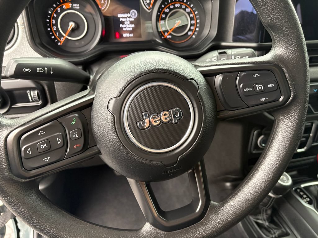 Used 2025 Jeep Wrangler Unlimited Sport AWD/4WD image 17