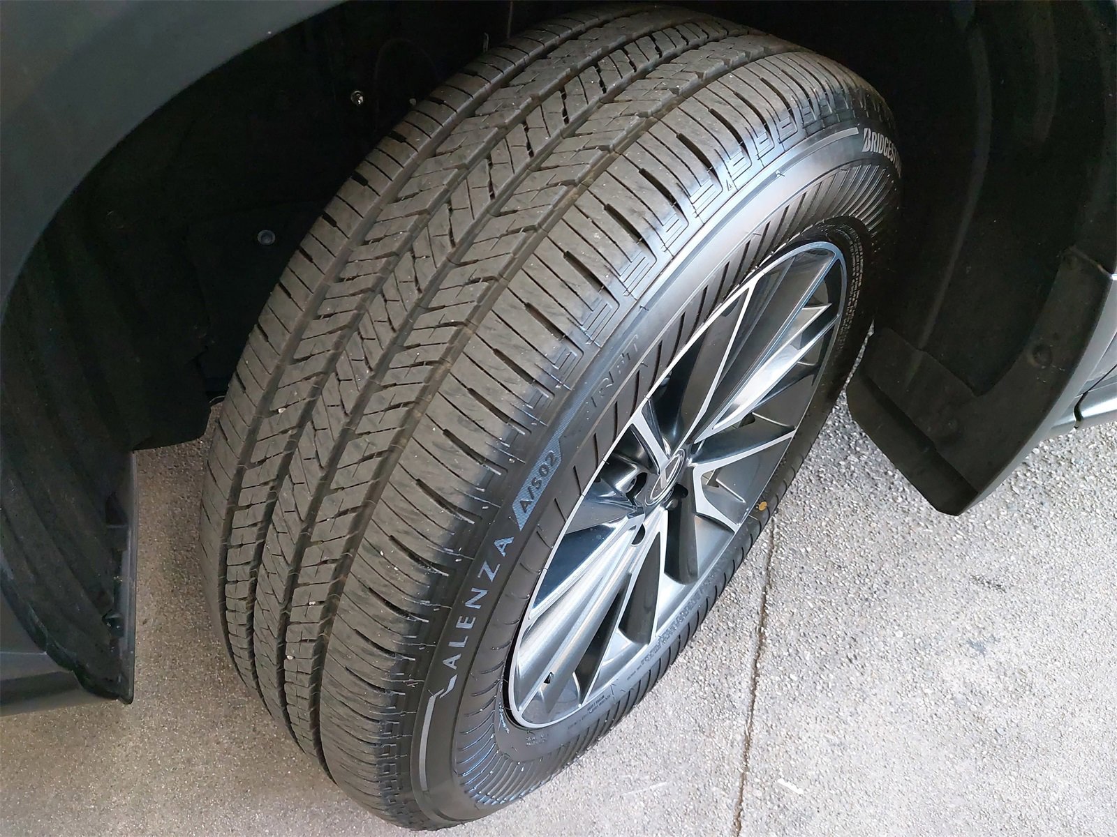 Used 2025 Lexus NX 350h AWD w/ Premium Package image 38