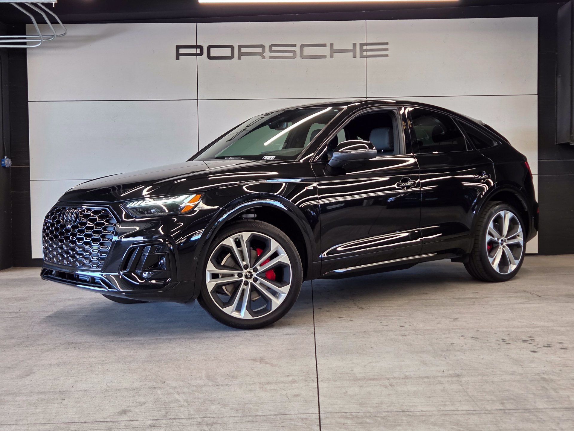 Used 2025 Audi Q5 Prestige w/ Prestige Package AWD/4WD image 1