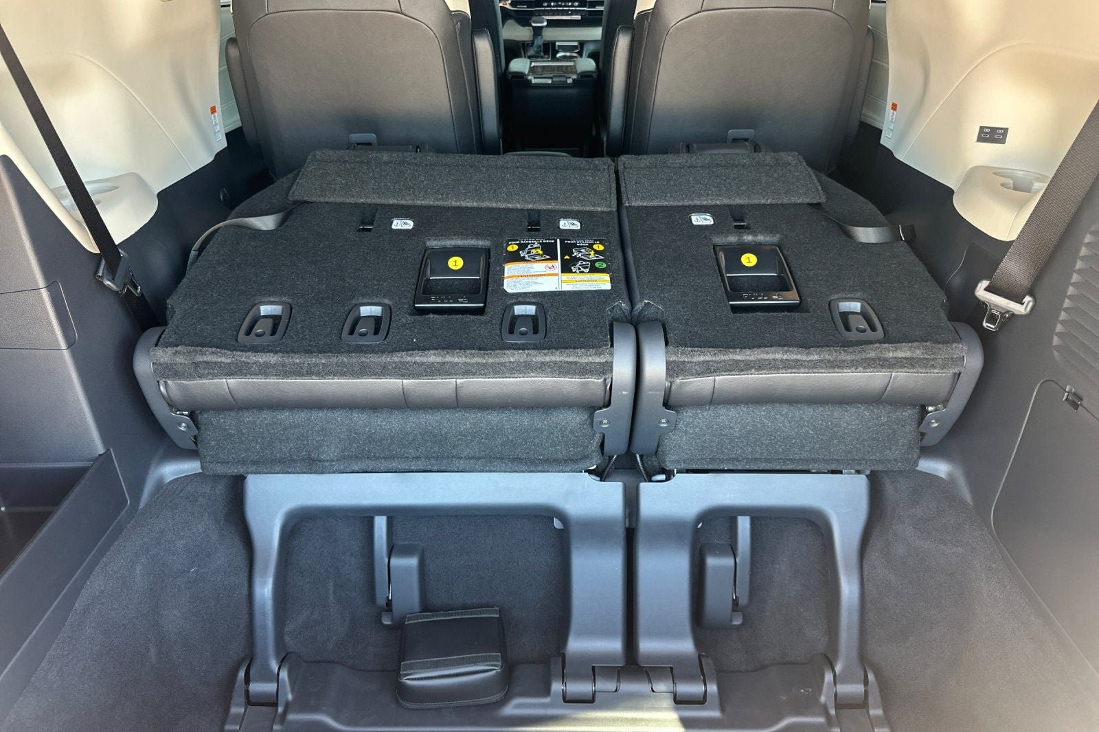 New 2026 Toyota Sienna Limited FWD image 19