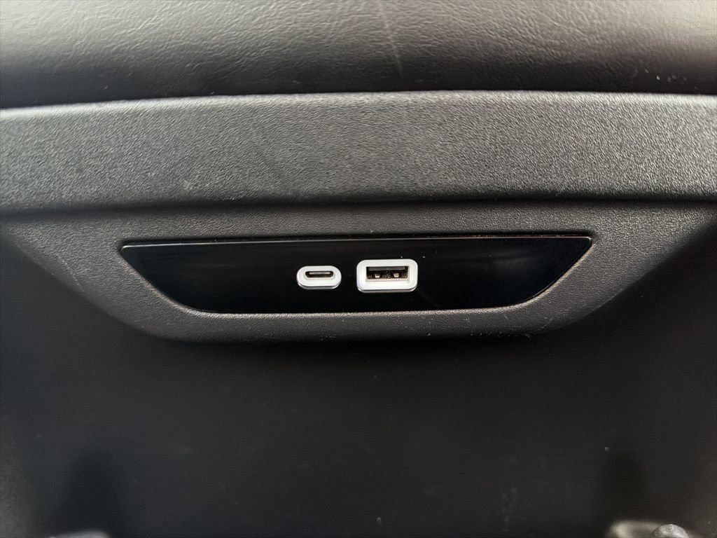 Used 2024 Chrysler Pacifica Touring-L FWD image 95