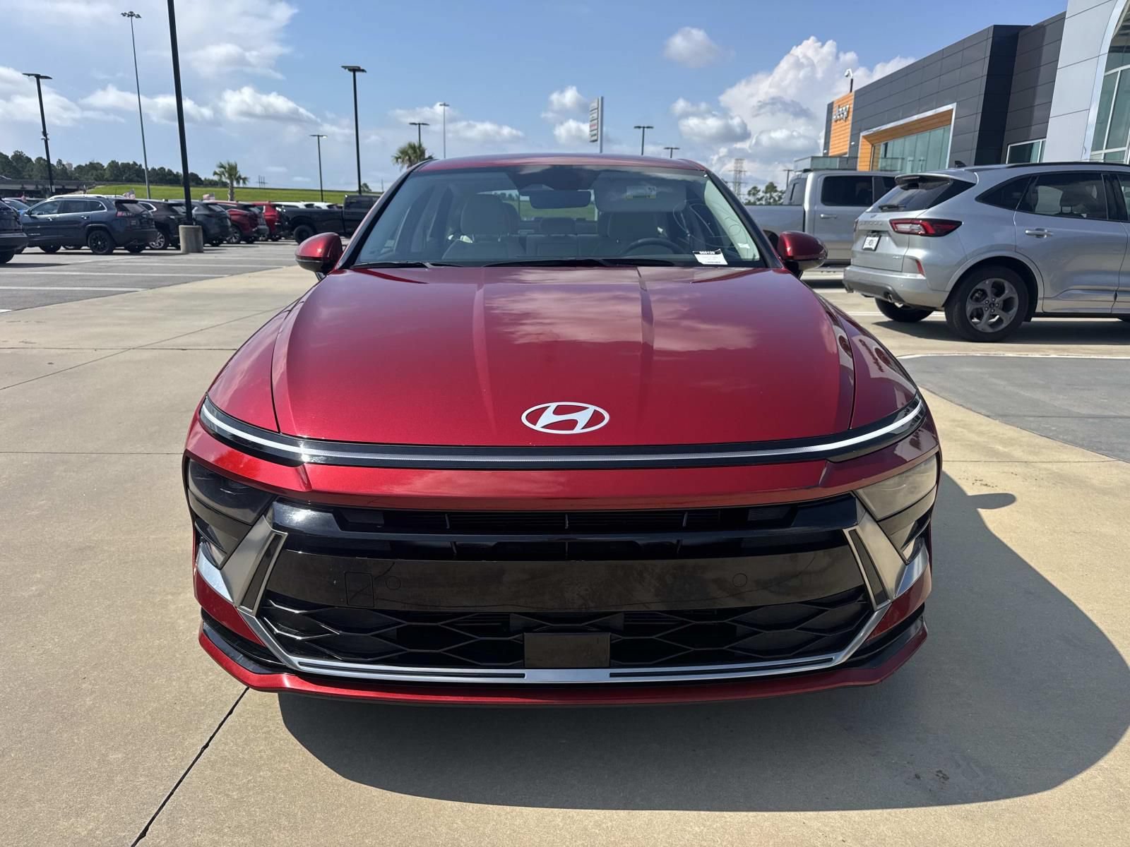 Used 2025 Hyundai Sonata SEL FWD image 2