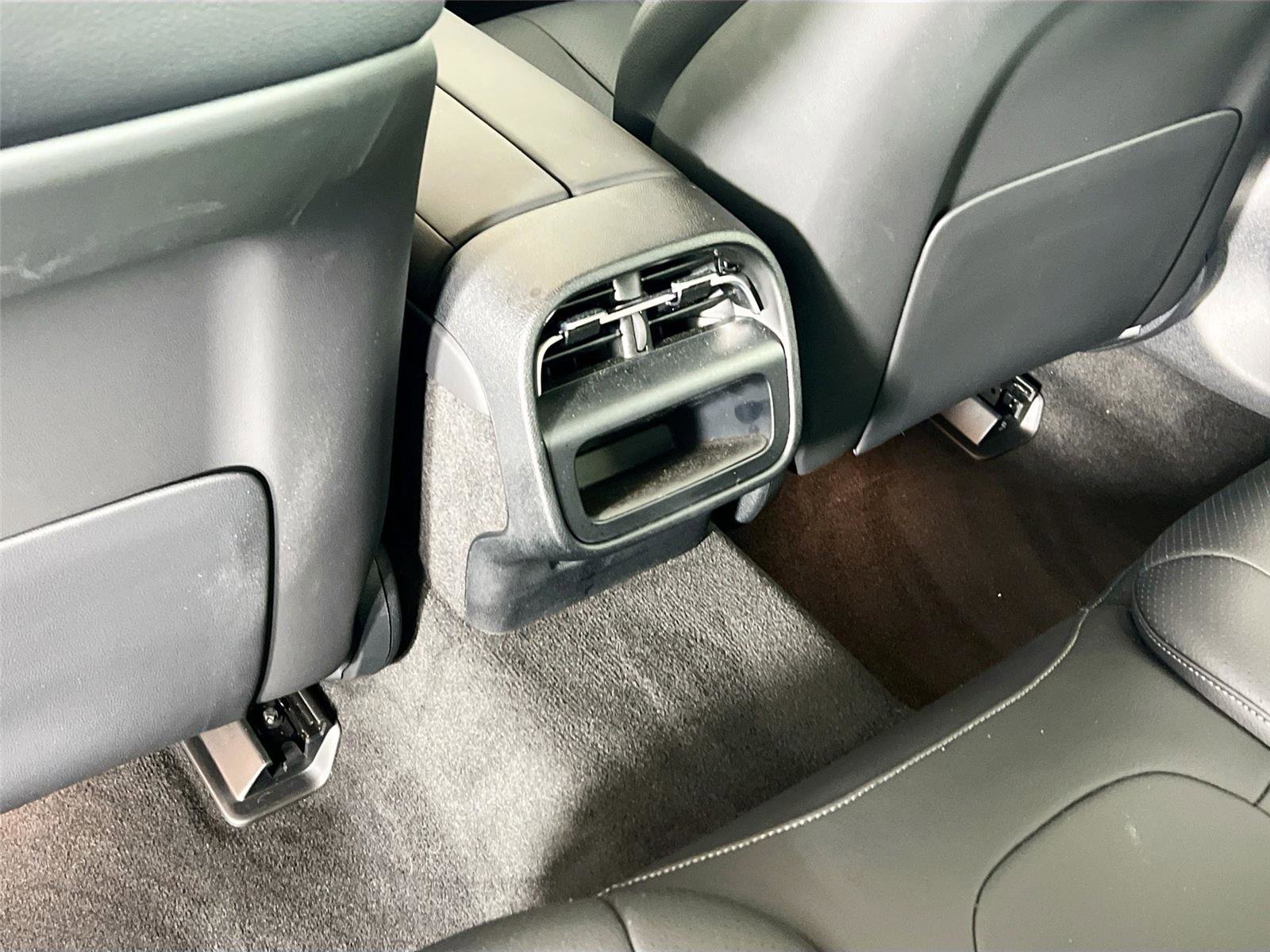 Used 2025 Mercedes-Benz E 350 4MATIC Sedan image 26