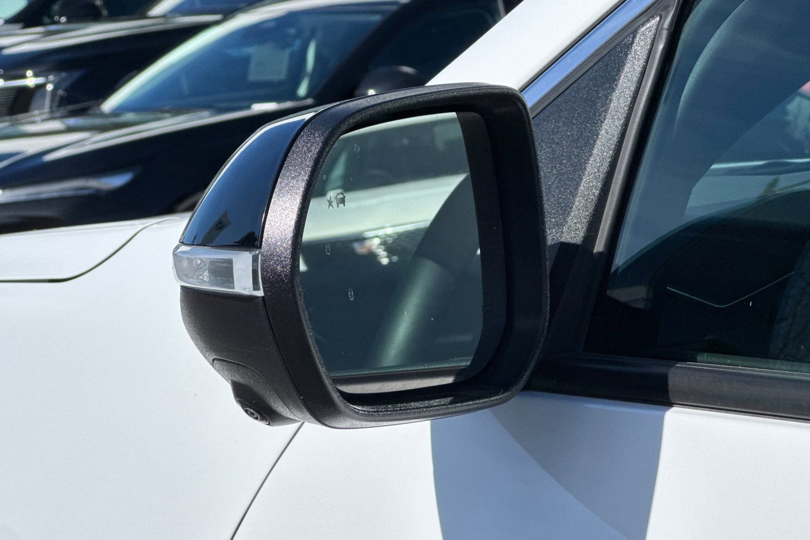 Used 2025 GMC Acadia Elevation image 50