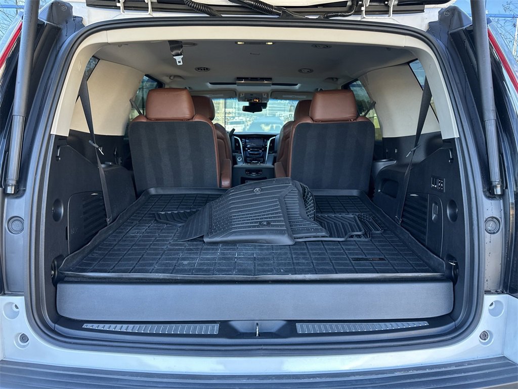 Used 2020 Cadillac Escalade Premium Luxury image 18