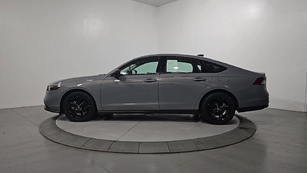 Used 2025 Honda Accord SE image 2