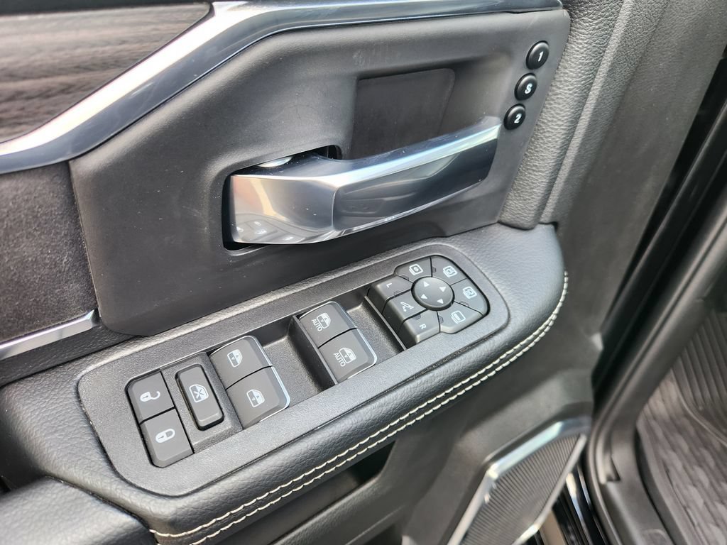 New 2026 RAM 2500 Laramie AWD/4WD image 25