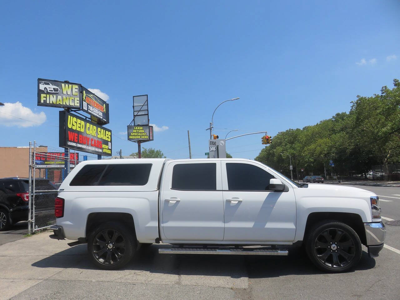 Used 2017 Chevrolet Silverado 1500 LT w/ Texas Edition AWD/4WD image 8