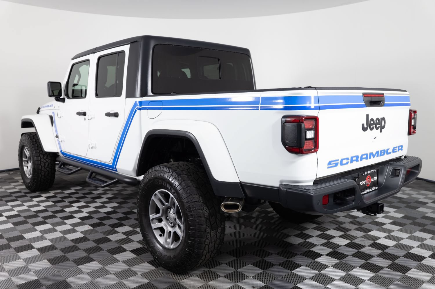 Used 2021 Jeep Gladiator Sport AWD/4WD image 5