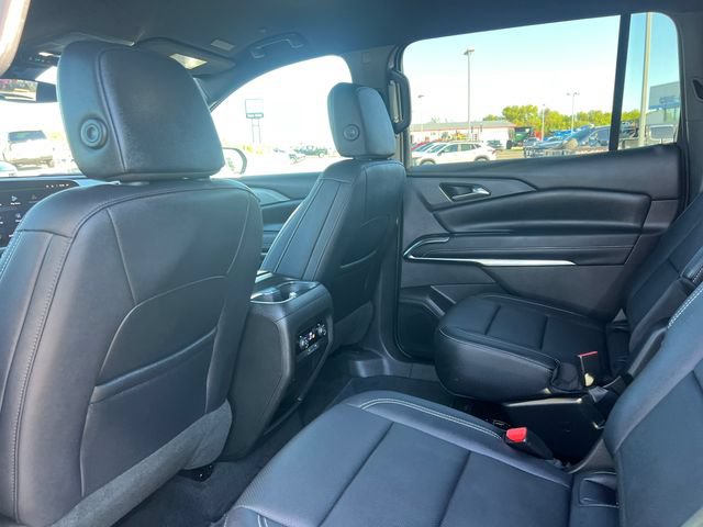 Used 2026 Chevrolet Traverse LT AWD/4WD image 32