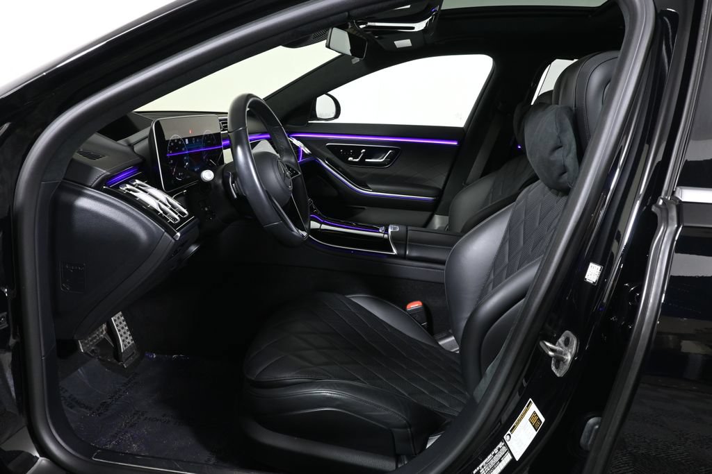 Used 2025 Mercedes-Benz S 580 4MATIC Sedan image 3