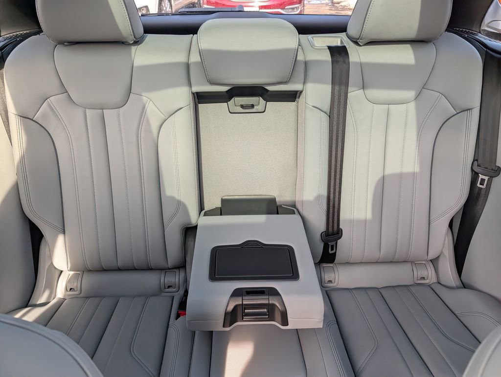 Used 2025 Audi Q5 2.0T Premium image 33