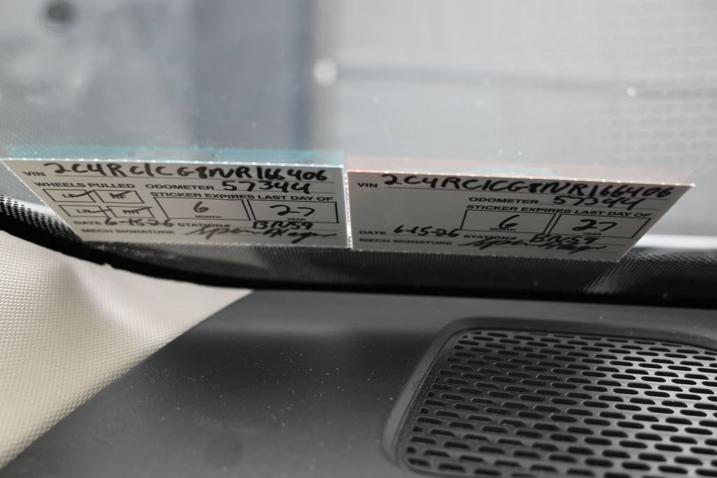 Used 2022 Chrysler Voyager LX FWD image 4