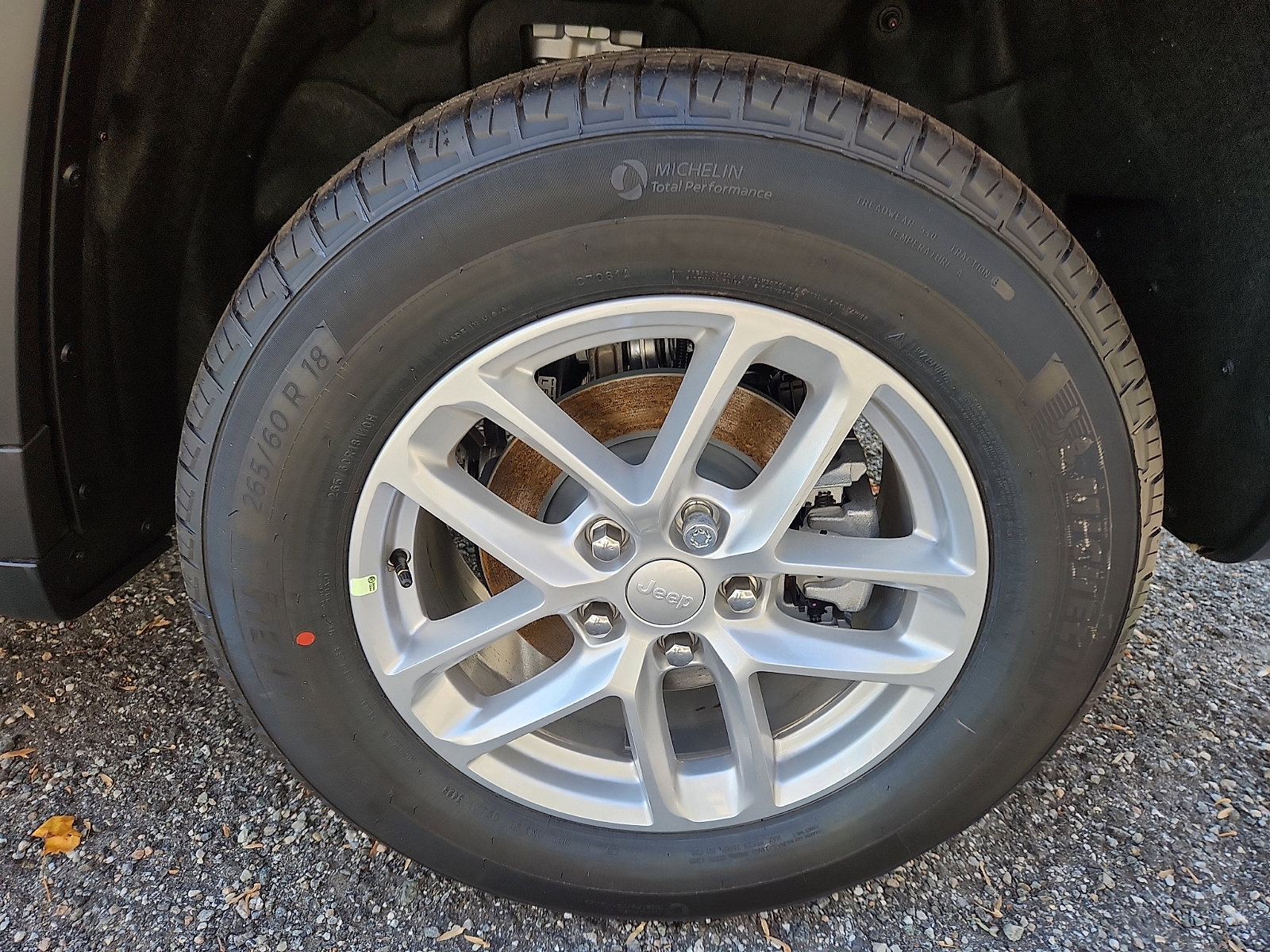 New 2025 Jeep Grand Cherokee Laredo X w/ Luxury Tech Group I image 5