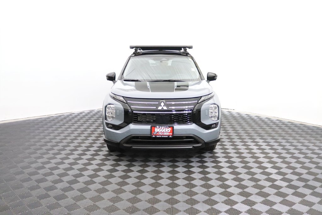 Used 2026 Mitsubishi Outlander AWD image 2