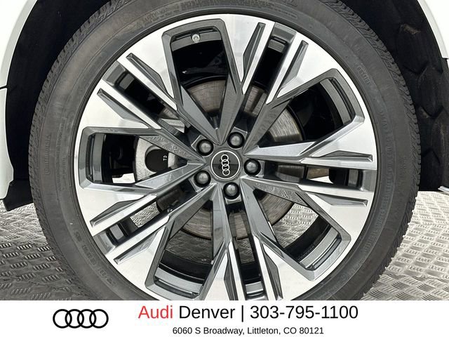 Used 2025 Audi Q8 Premium w/ Black Optic Package image 10