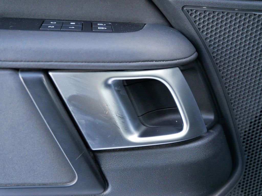 Used 2021 Land Rover Discovery HSE R-Dynamic image 15