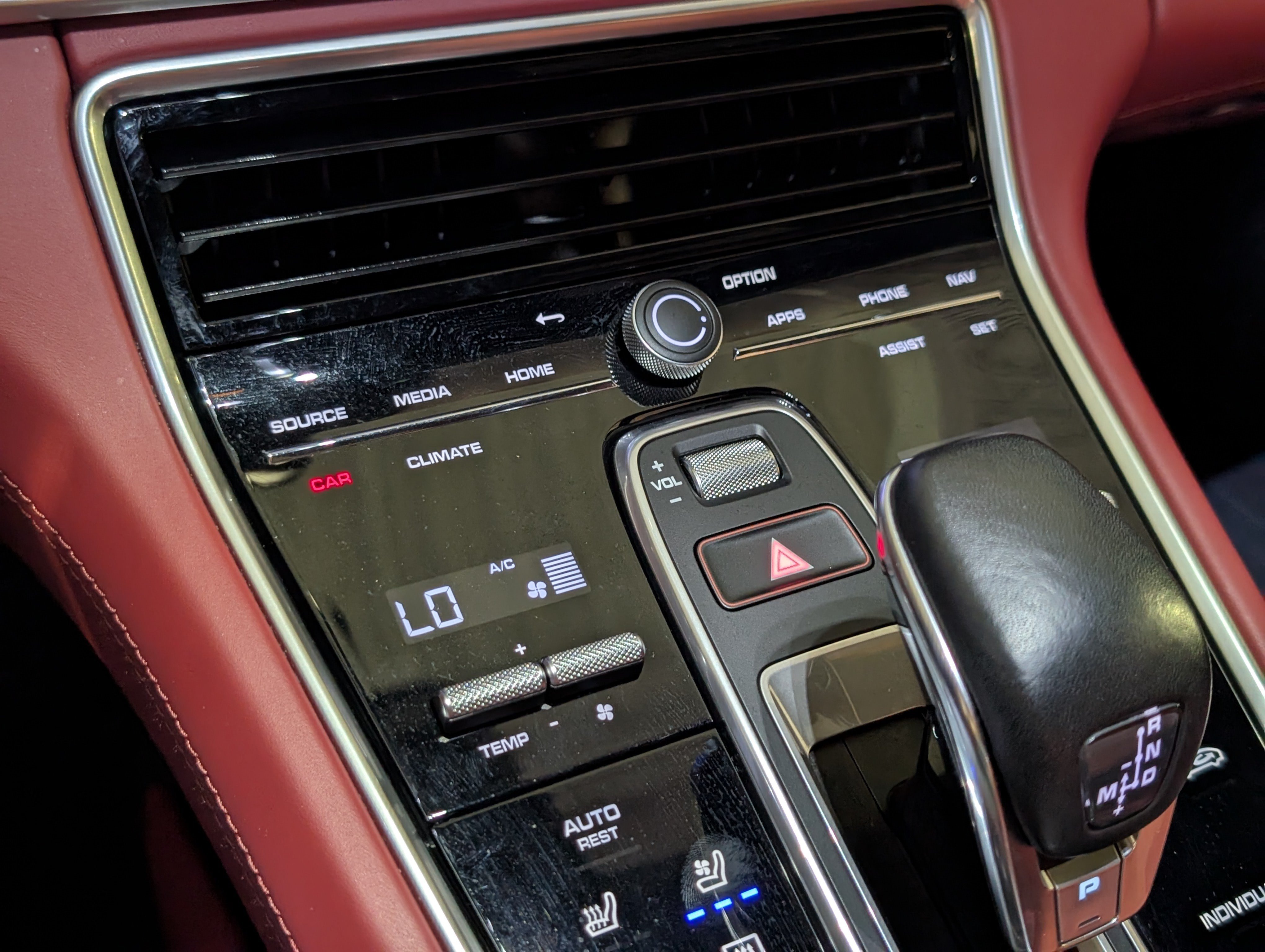 Certified 2023 Porsche Panamera 4S AWD/4WD image 40