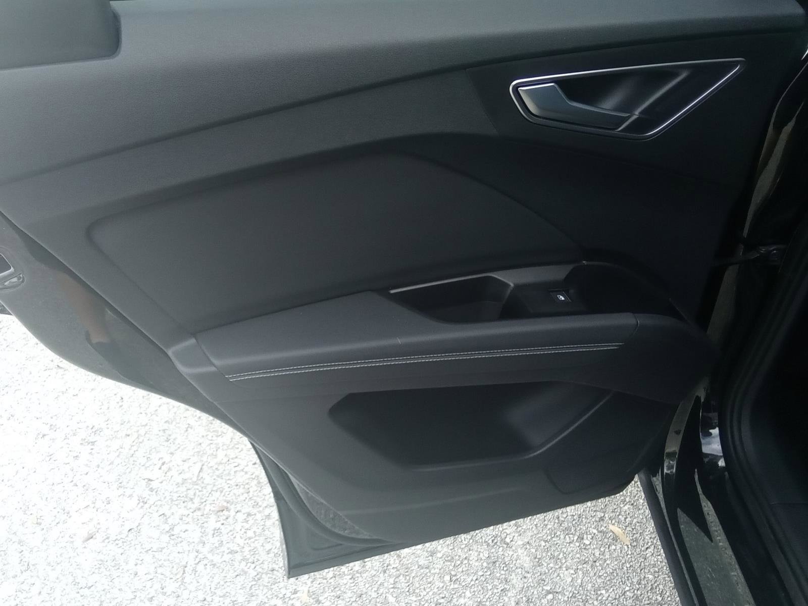 Used 2024 Audi Q4 e-tron Premium Plus w/ Premium Plus image 20