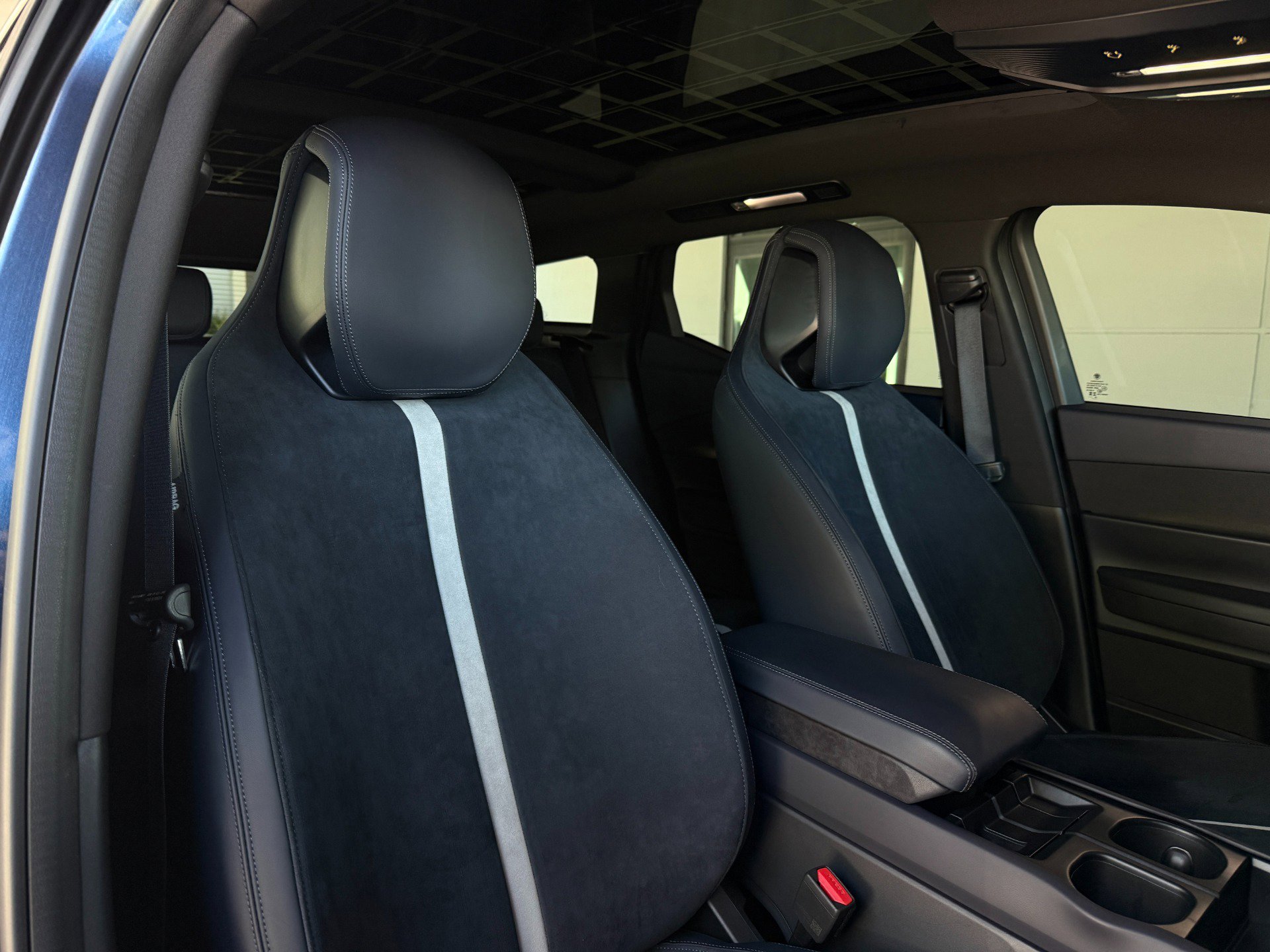 Used 2023 Fisker Ocean Extreme image 32