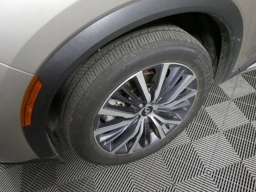 Used 2024 INFINITI QX60 Sensory image 10