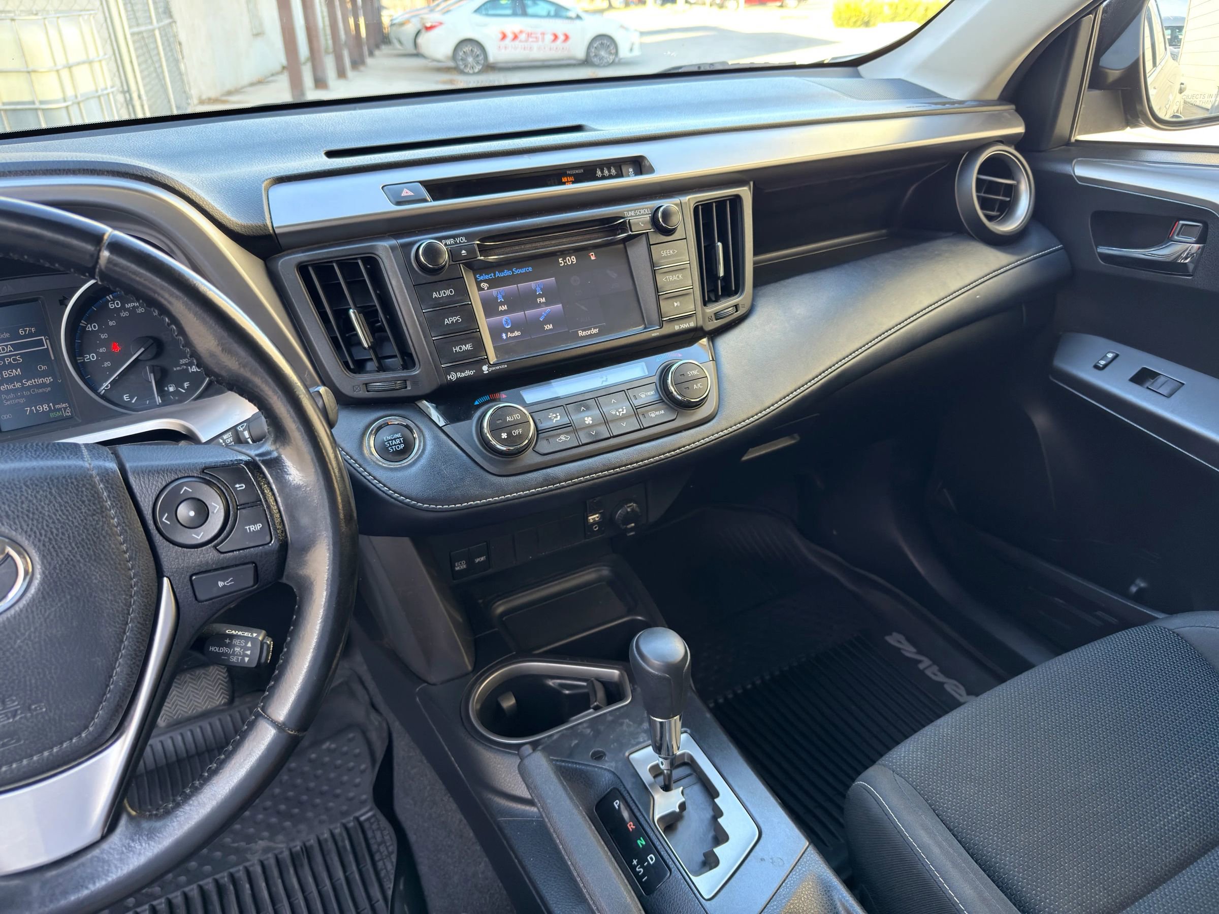 Used 2018 Toyota RAV4 XLE image 15