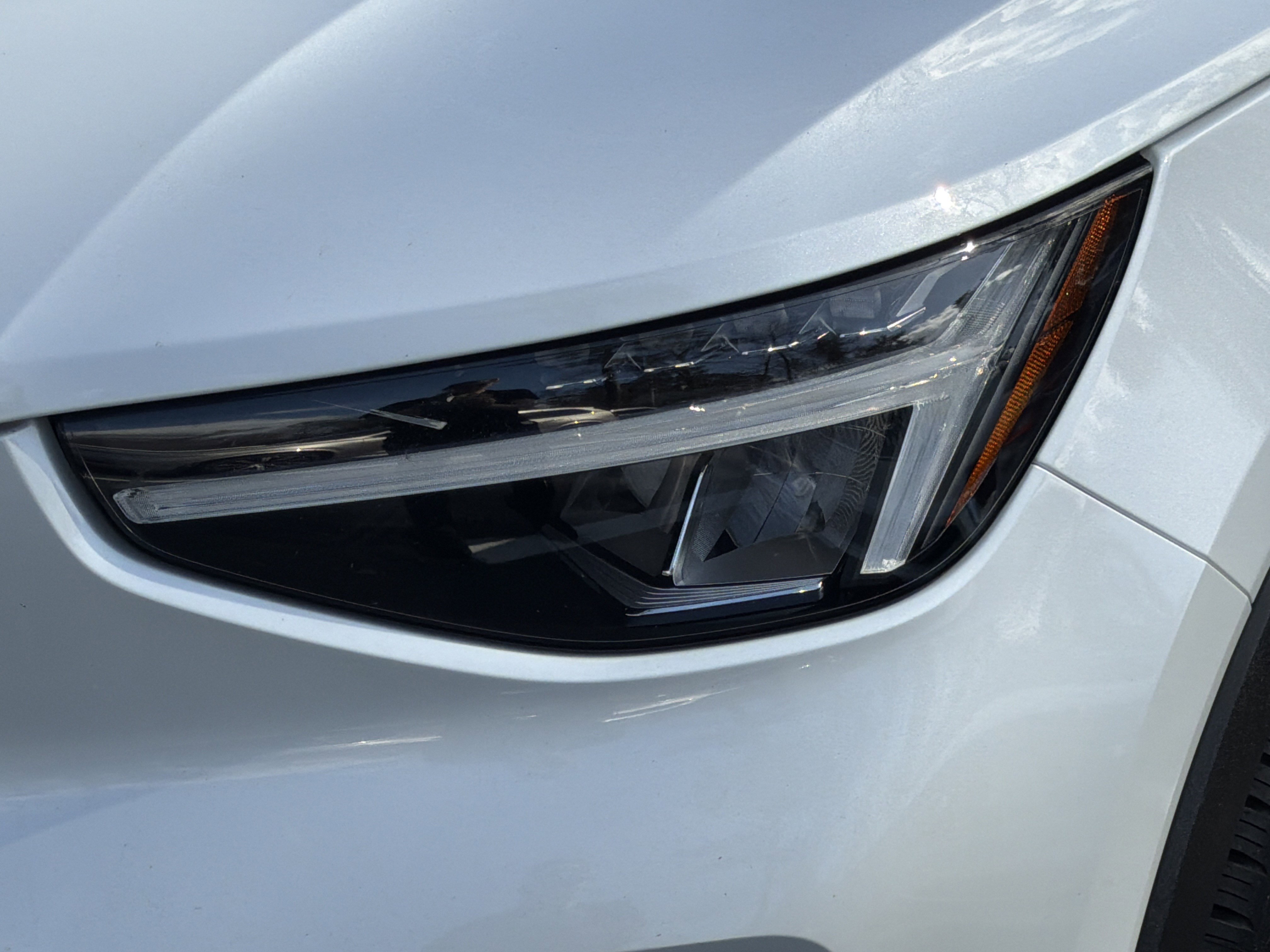 Certified 2023 Volvo XC40 B4 Plus w/ Driver Assist Package image 6