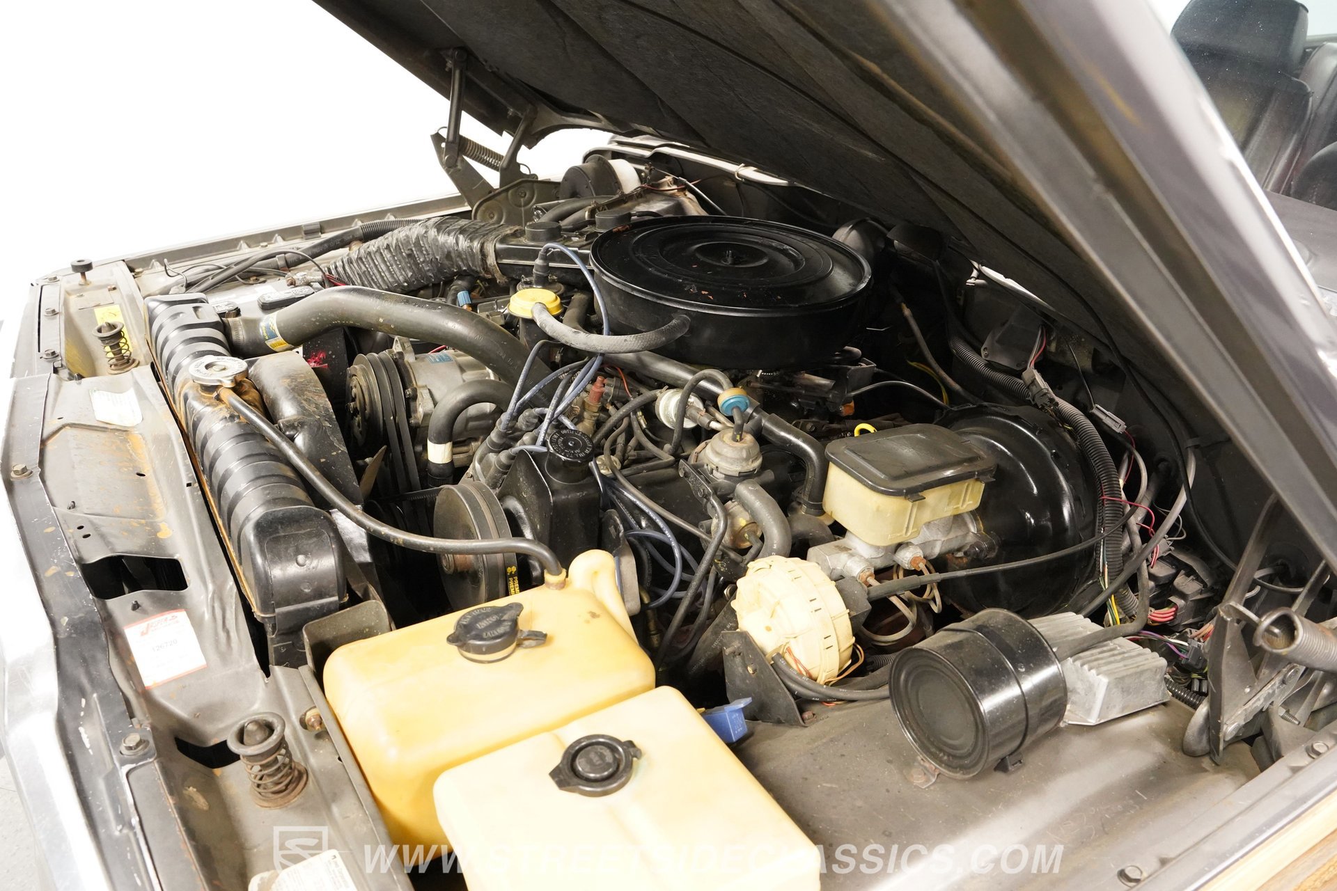 Used 1988 Jeep Grand Wagoneer image 32