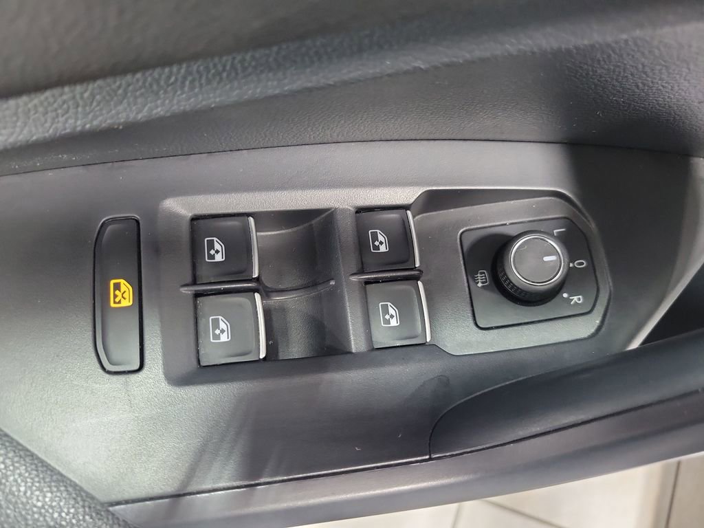 Used 2023 Volkswagen Jetta SE w/ Panoramic Sunroof Package FWD image 31