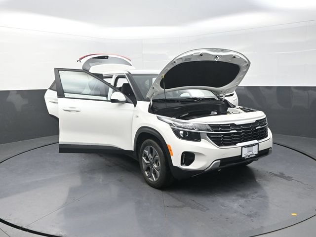 Used 2024 Kia Seltos LX AWD/4WD image 29