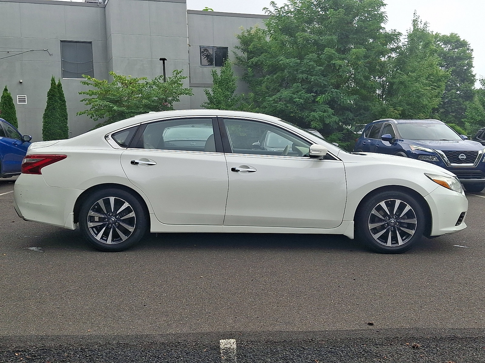 Used 2016 Nissan Altima 2.5 SL w/ 2.5 Technology Package FWD image 7