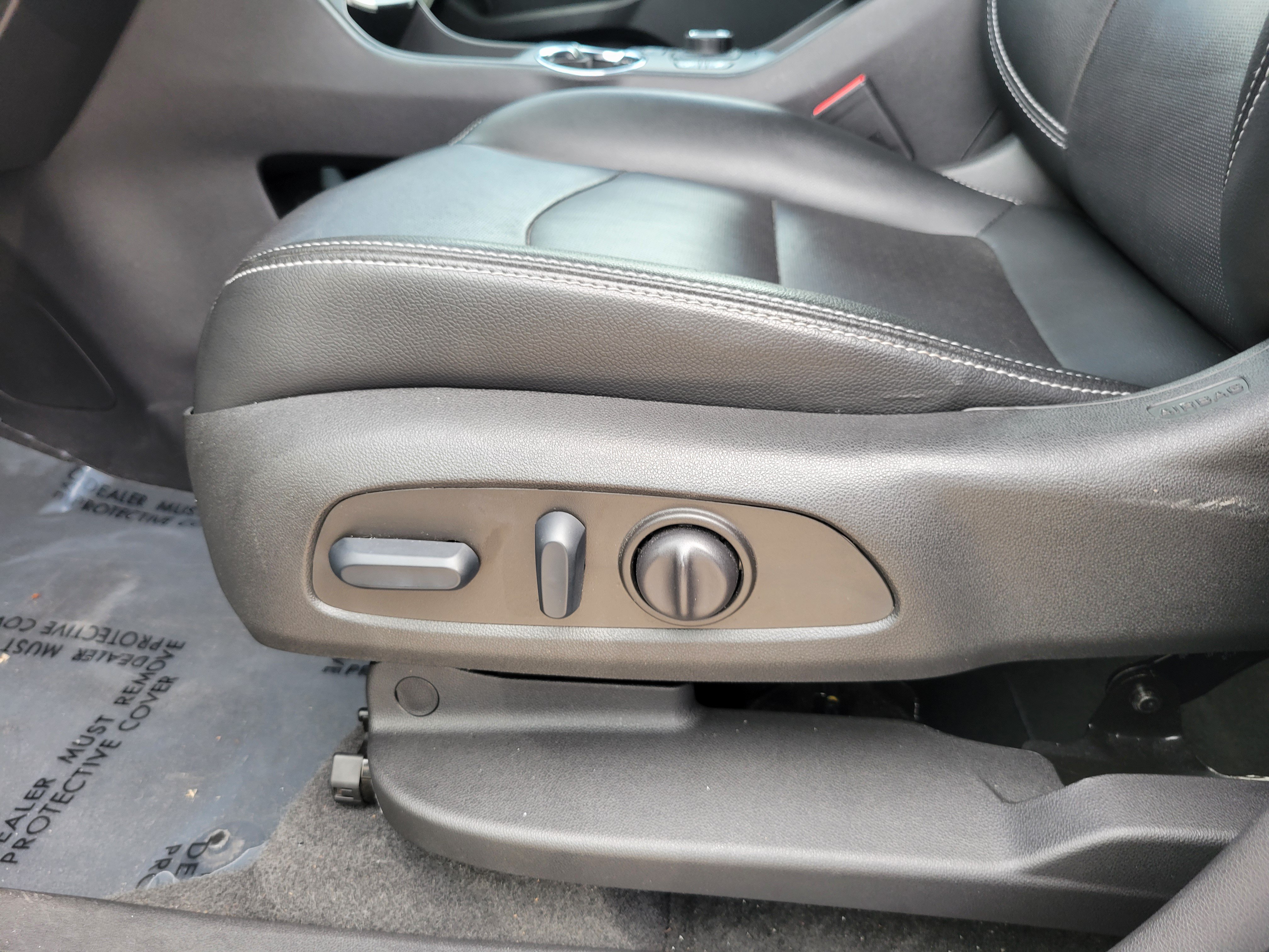 Used 2023 GMC Terrain SLT w/ Tech Package FWD image 12