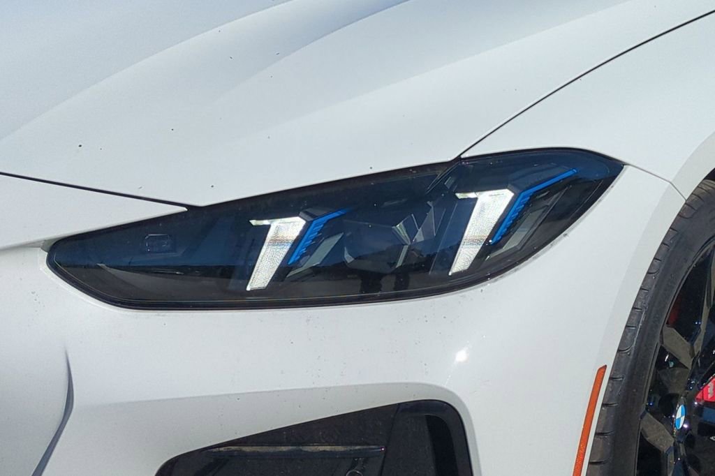 Used 2025 BMW 430i Convertible w/ M Sport Package image 21