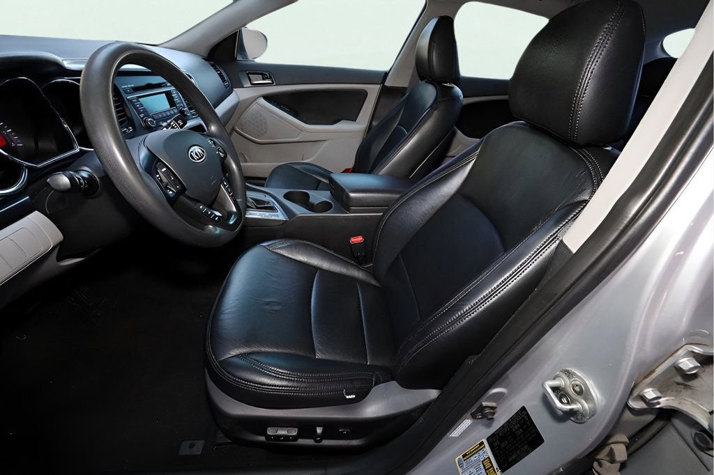 Used 2012 Kia Optima LX w/ Convenience Pkg image 11