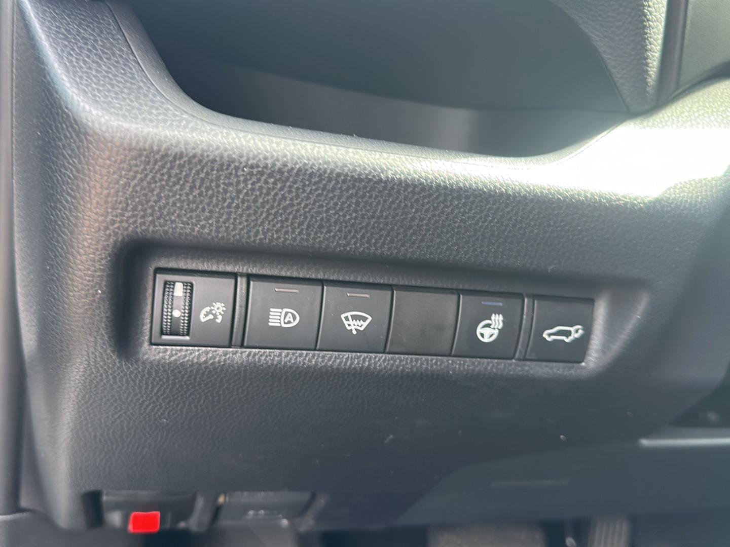 Certified 2022 Toyota RAV4 XLE Premium AWD/4WD image 10