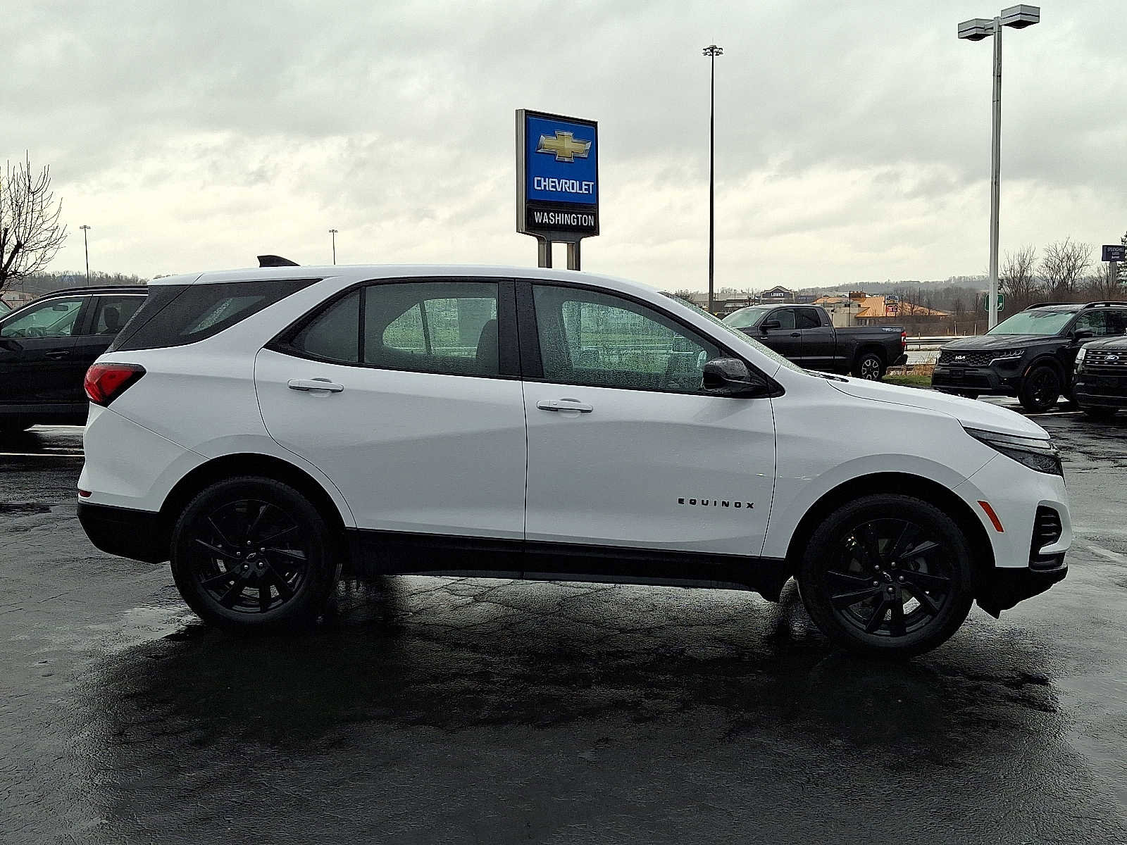 Used 2023 Chevrolet Equinox LS w/ Sport Edition image 7
