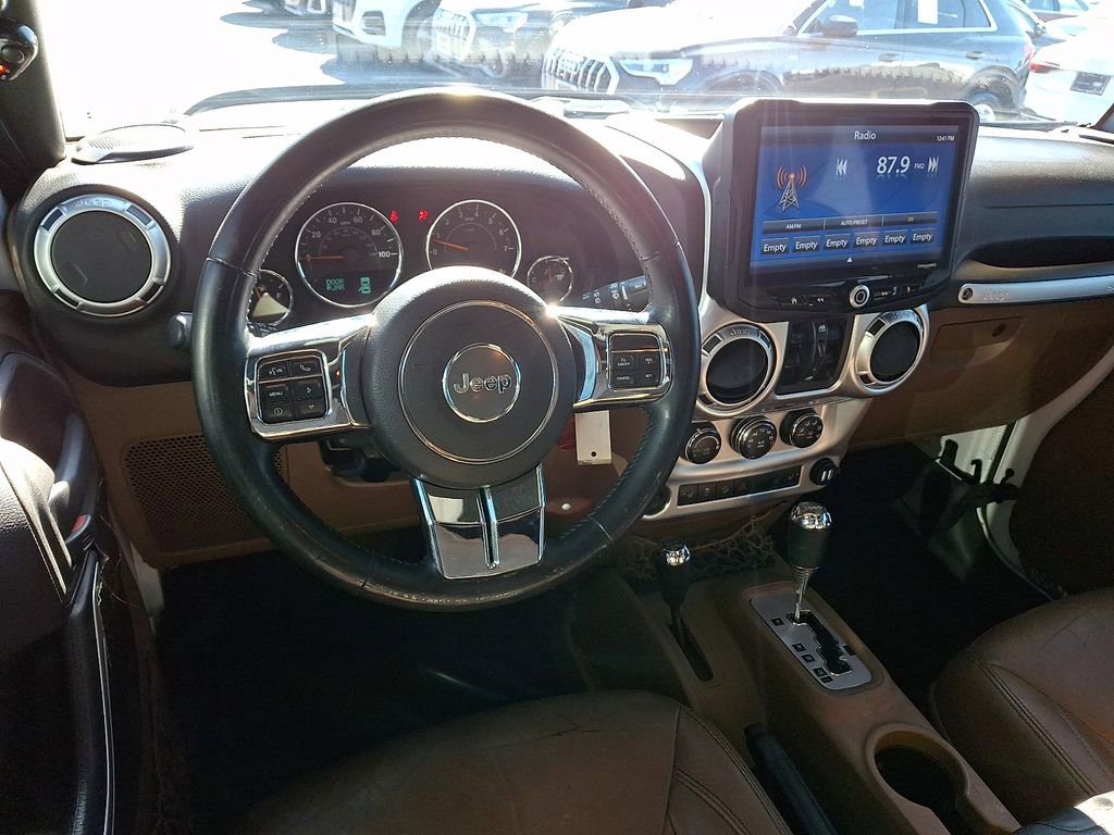 Used 2015 Jeep Wrangler Unlimited Sahara w/ Dual Top Group image 17