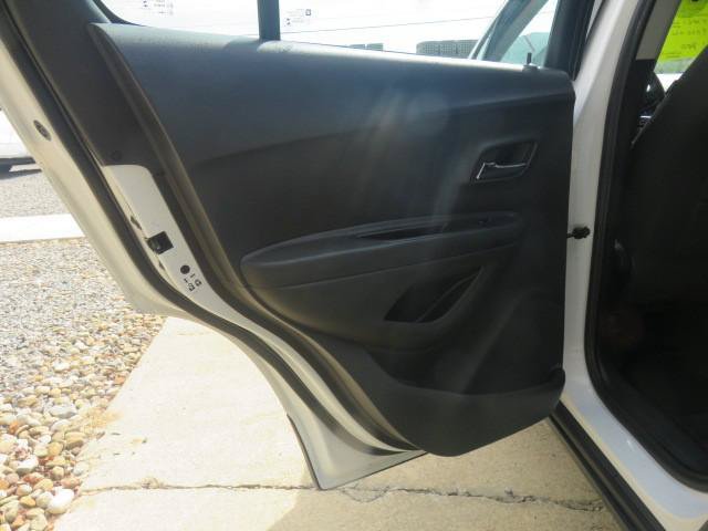 Used 2019 Chevrolet Trax LS FWD image 23